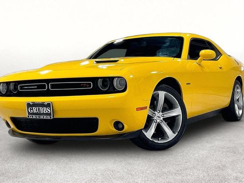 Used 2017 Dodge Challenger R/T RWD image 14