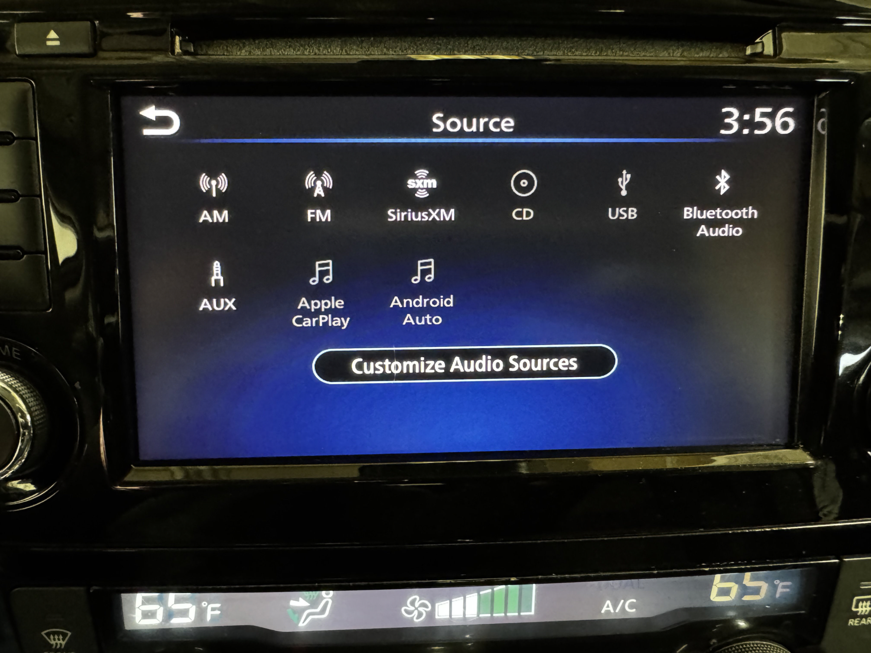 Used 2019 Nissan Rogue SV FWD image 26