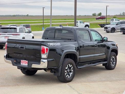 Used 2022 Toyota Tacoma TRD Off-Road AWD/4WD image 8