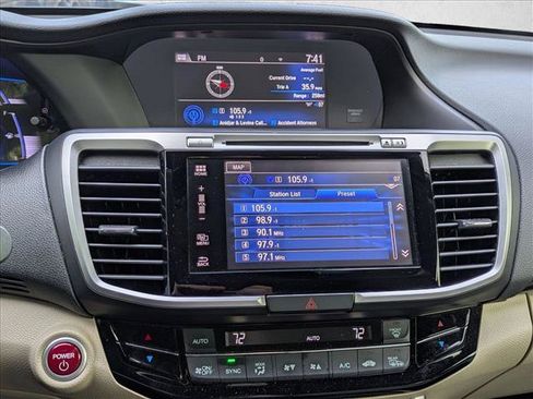 Used 2017 Honda Accord Touring image 11