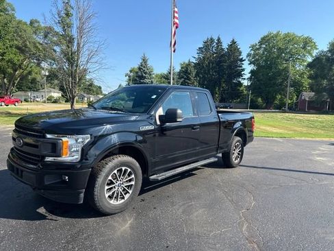 Used 2018 Ford F150 XLT w/ Equipment Group 302A Luxury AWD/4WD image 2