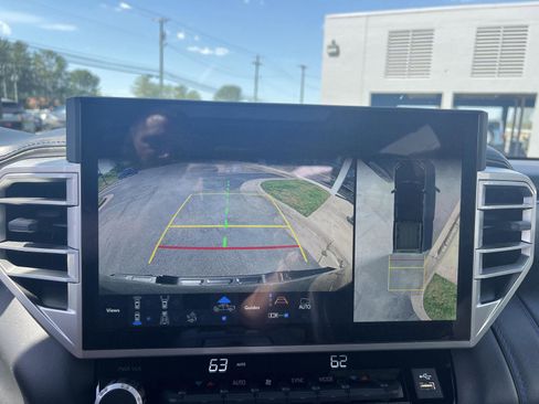 Used 2025 Toyota Tundra Platinum image 23