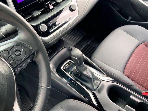 Used 2025 Toyota Corolla SE w/ SE Premium Package image 16