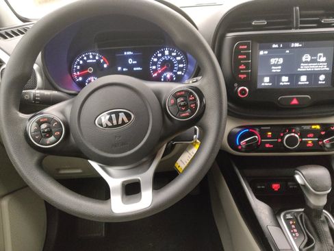 Used 2021 Kia Soul S image 22