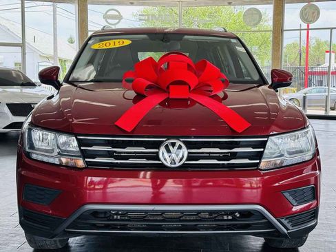 Used 2019 Volkswagen Tiguan SE w/ Panoramic Sunroof Package FWD image 18