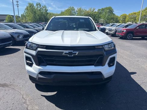 Used 2023 Chevrolet Colorado LT w/ LT Convenience Package AWD/4WD image 3