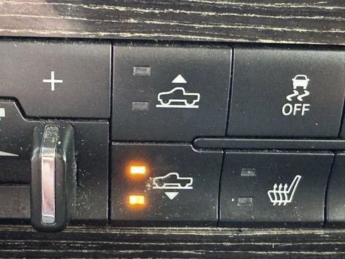 Used 2018 RAM 1500 Limited image 27