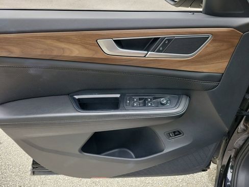 Used 2024 Volkswagen Atlas SE image 14