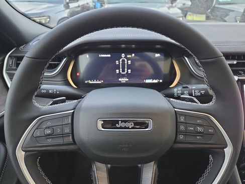 New 2025 Jeep Grand Cherokee L Limited w/ Trailer Tow Package image 11