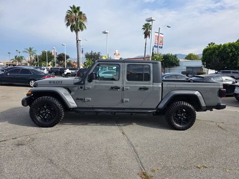 Used 2021 Jeep Gladiator Sport AWD/4WD image 9