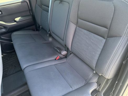 Used 2022 Nissan Frontier SV w/ Technology Package RWD image 31