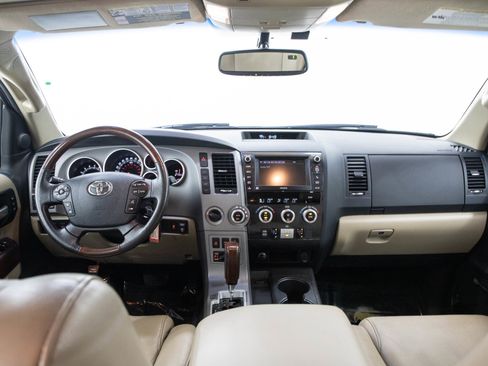 Used 2013 Toyota Sequoia Platinum AWD/4WD image 20