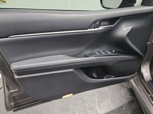 Used 2020 Toyota Camry XSE image 13