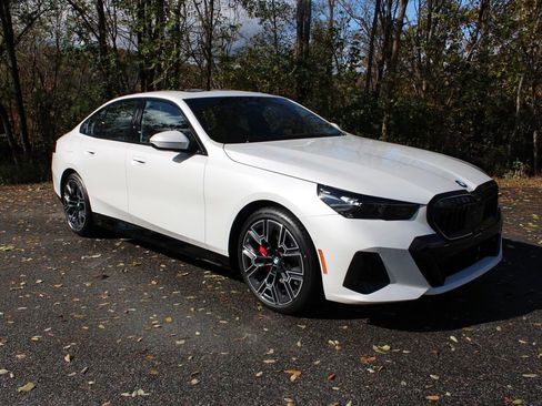 New 2026 BMW 530i xDrive 530i xDrive w/ M Sport Package image 2