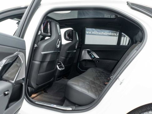 Used 2025 BMW 740i xDrive AWD/4WD image 34