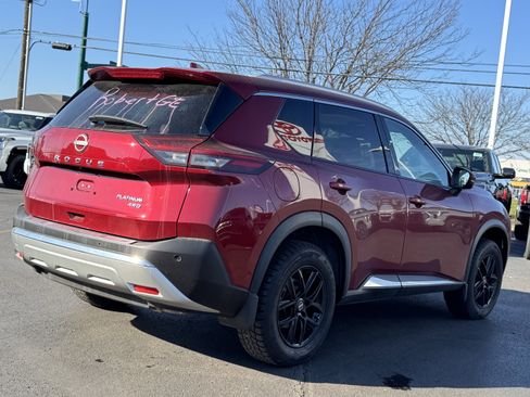 Used 2023 Nissan Rogue Platinum image 16