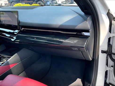 Certified 2026 BMW 530i RWD image 18