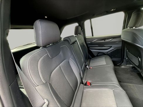 Used 2024 Jeep Grand Cherokee Laredo X w/ Luxury Tech Group I AWD/4WD image 25