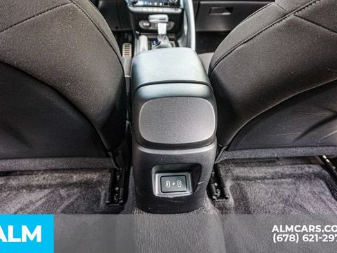 Used 2025 Hyundai Elantra Sport FWD image 30