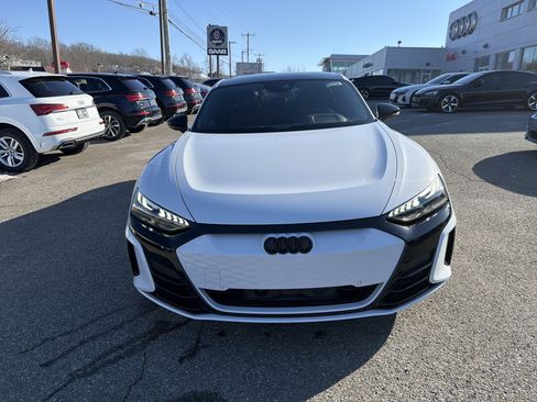 Certified 2024 Audi e-tron GT Premium Plus image 2