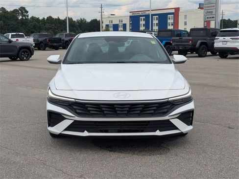Used 2024 Hyundai Elantra SEL image 6