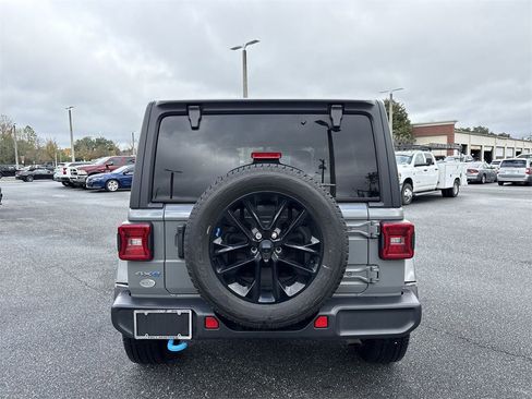 Used 2022 Jeep Wrangler Unlimited Sahara w/ Cold Weather Group image 4