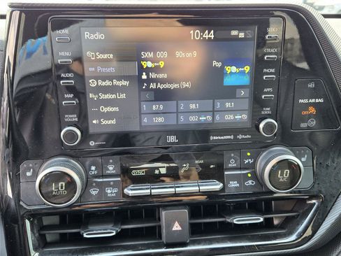 Used 2021 Toyota Highlander XSE FWD image 15