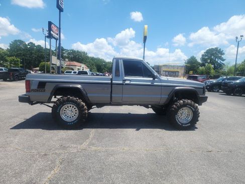Used 1989 Jeep Comanche Pioneer AWD/4WD image 4