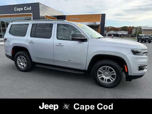 Used 2024 Jeep Wagoneer 4WD image 1