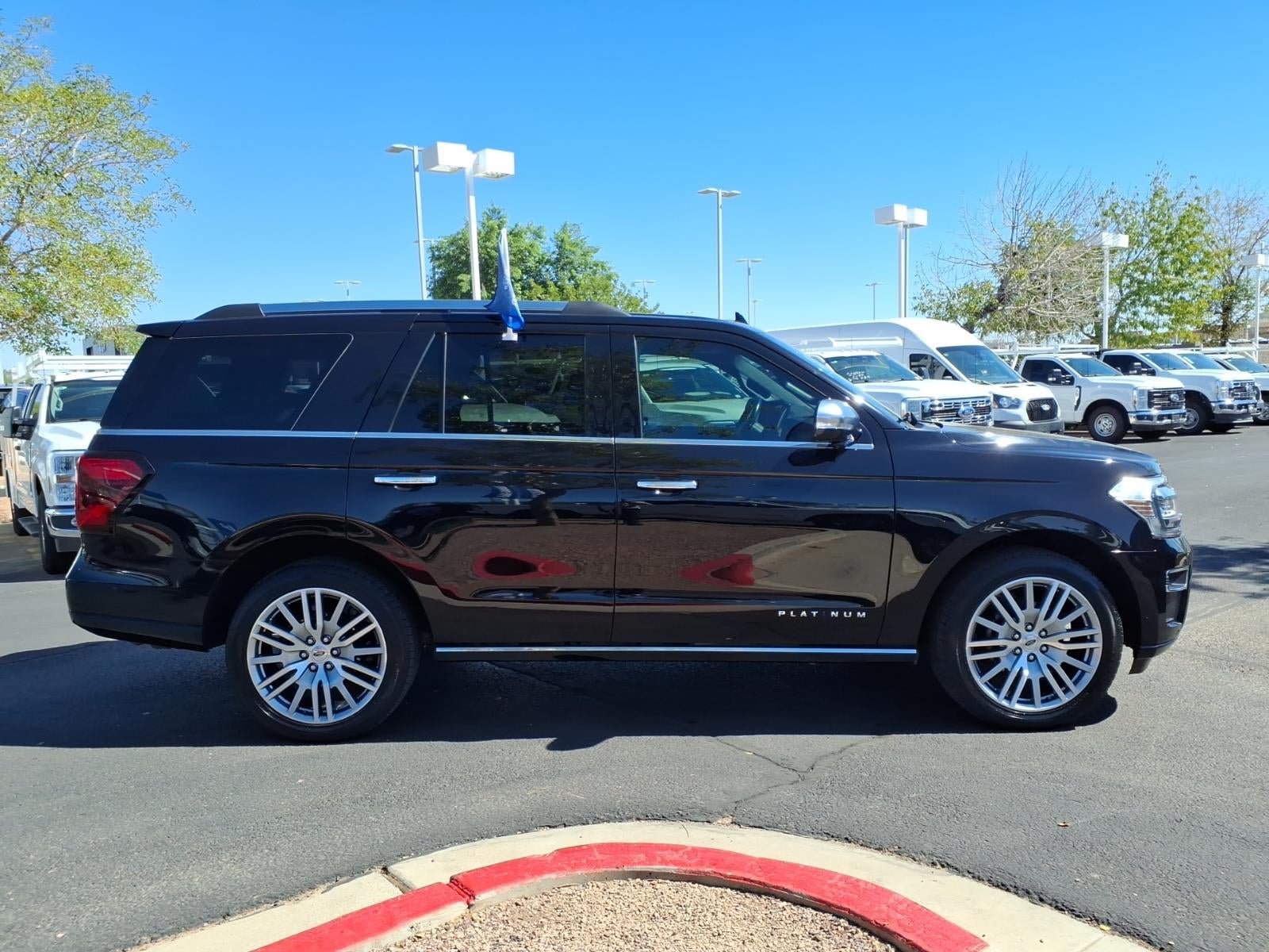 Certified 2024 Ford Expedition Platinum AWD/4WD image 3