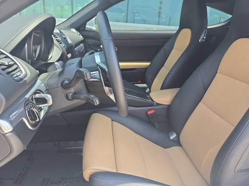Certified 2023 Porsche 718 Cayman S RWD image 5
