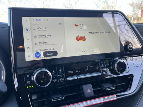 New 2026 Toyota Highlander Platinum image 13