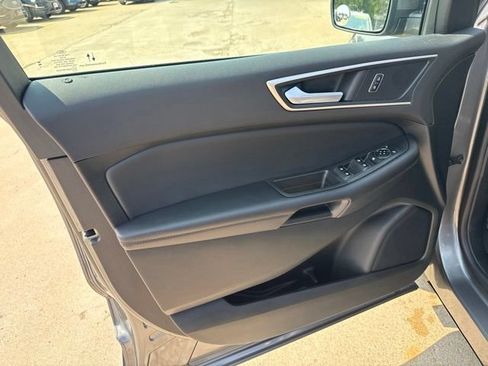 Certified 2024 Ford Edge SEL w/ Convenience Package AWD/4WD image 11