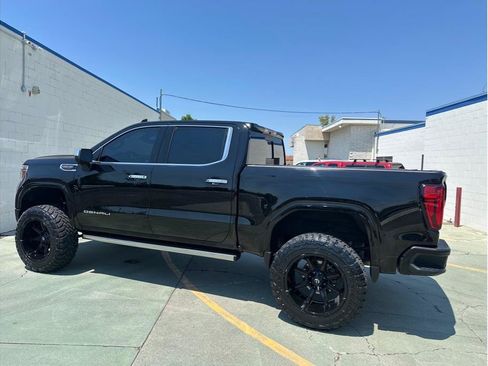 Used 2019 GMC Sierra 1500 Denali w/ Denali Ultimate Package AWD/4WD image 11