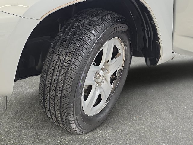 Used 2012 Toyota RAV4 4WD w/ Value Pkg image 29