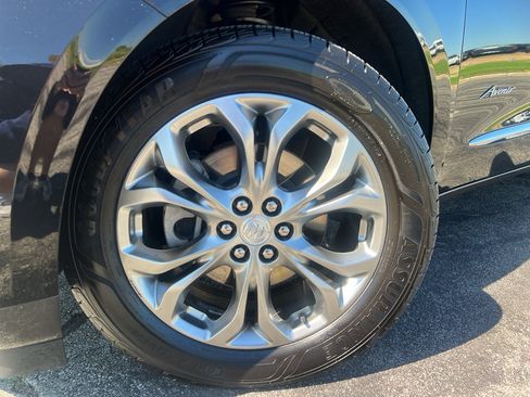 Used 2019 Buick Enclave Avenir w/ Avenir Technology Package AWD/4WD image 9