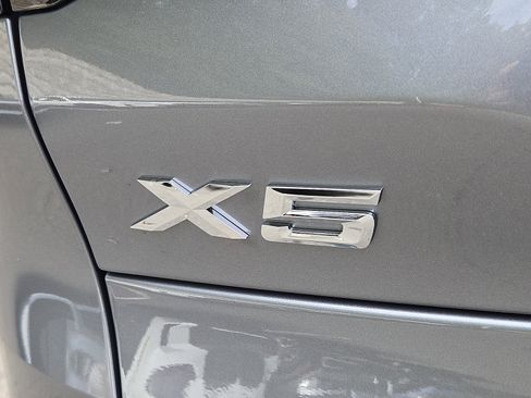 Used 2026 BMW X5 xDrive40i w/ Climate Comfort Package image 15