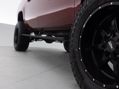 Used 2007 Chevrolet Suburban LT AWD/4WD image 26