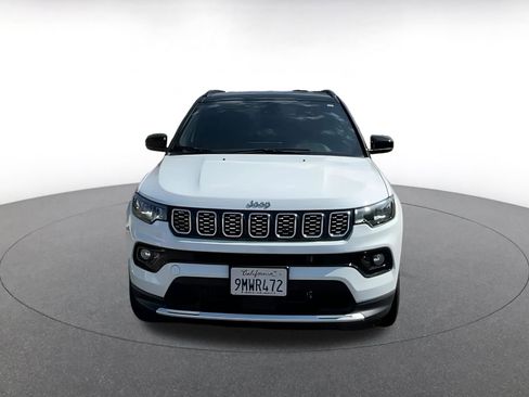 Used 2025 Jeep Compass Limited image 4