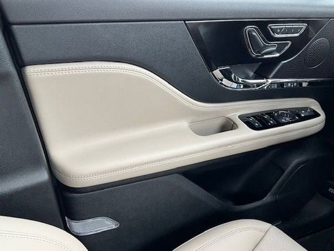 New 2026 Lincoln Corsair Grand Touring image 33