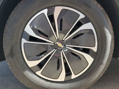 New 2025 Chevrolet Blazer EV LT image 12