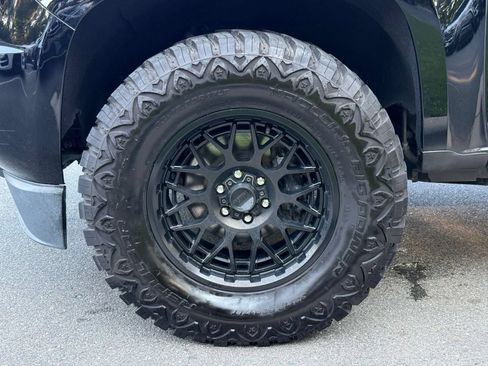 Used 2017 Chevrolet Colorado W/T w/ WT Convenience Package RWD image 15