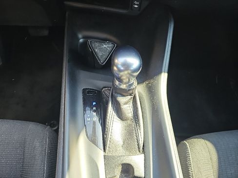 Used 2018 Toyota C-HR XLE FWD image 14