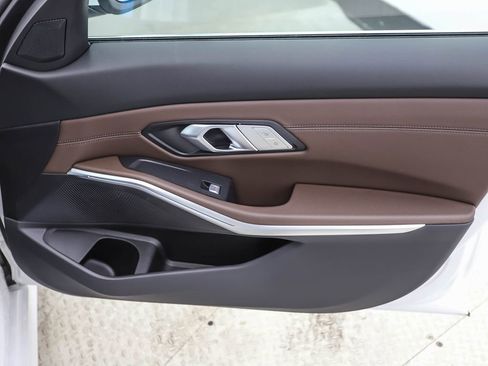 Used 2025 BMW 330i xDrive Sedan w/ Premium Package image 26