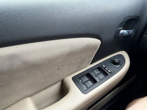 Used 2013 Chrysler 200 LX FWD image 24