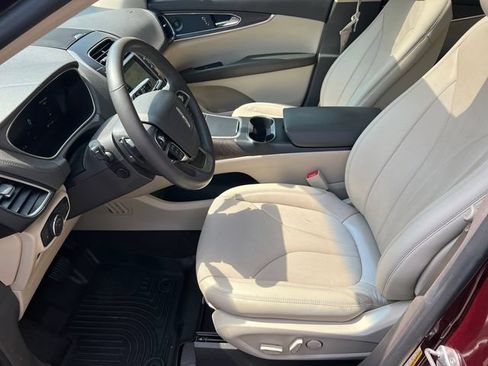 Used 2019 Lincoln Nautilus Reserve AWD/4WD image 11