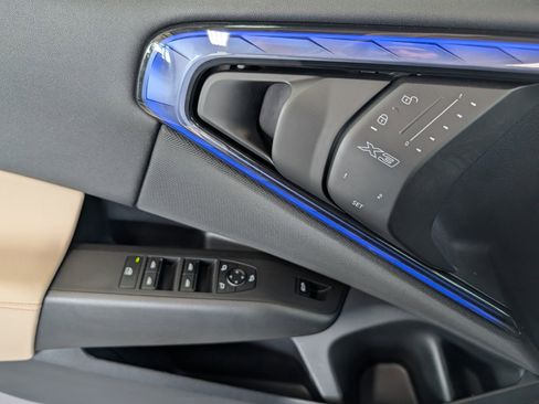 Used 2025 BMW X3 xDrive30i w/ Premium Package image 15