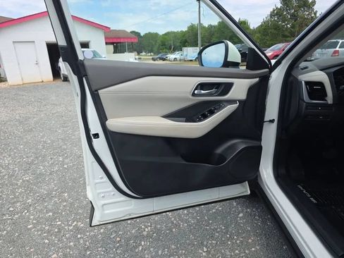 Used 2021 Nissan Rogue SV w/ Premium Package FWD image 36