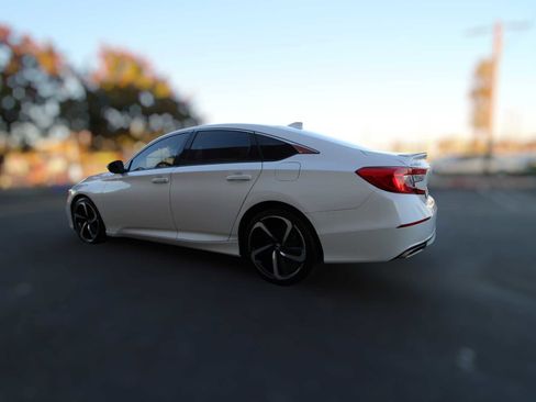 Used 2018 Honda Accord Sport image 7