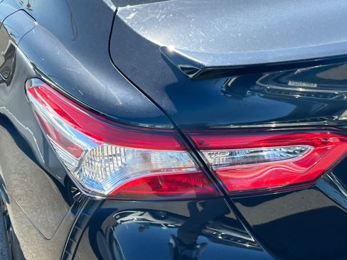 Used 2020 Toyota Camry SE FWD image 20